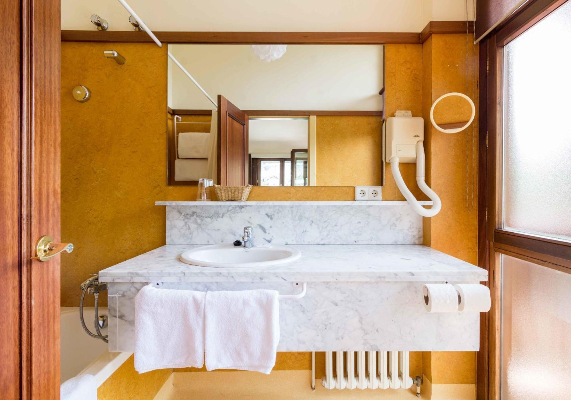 Snoe Hotel Candanchú Værelse billede