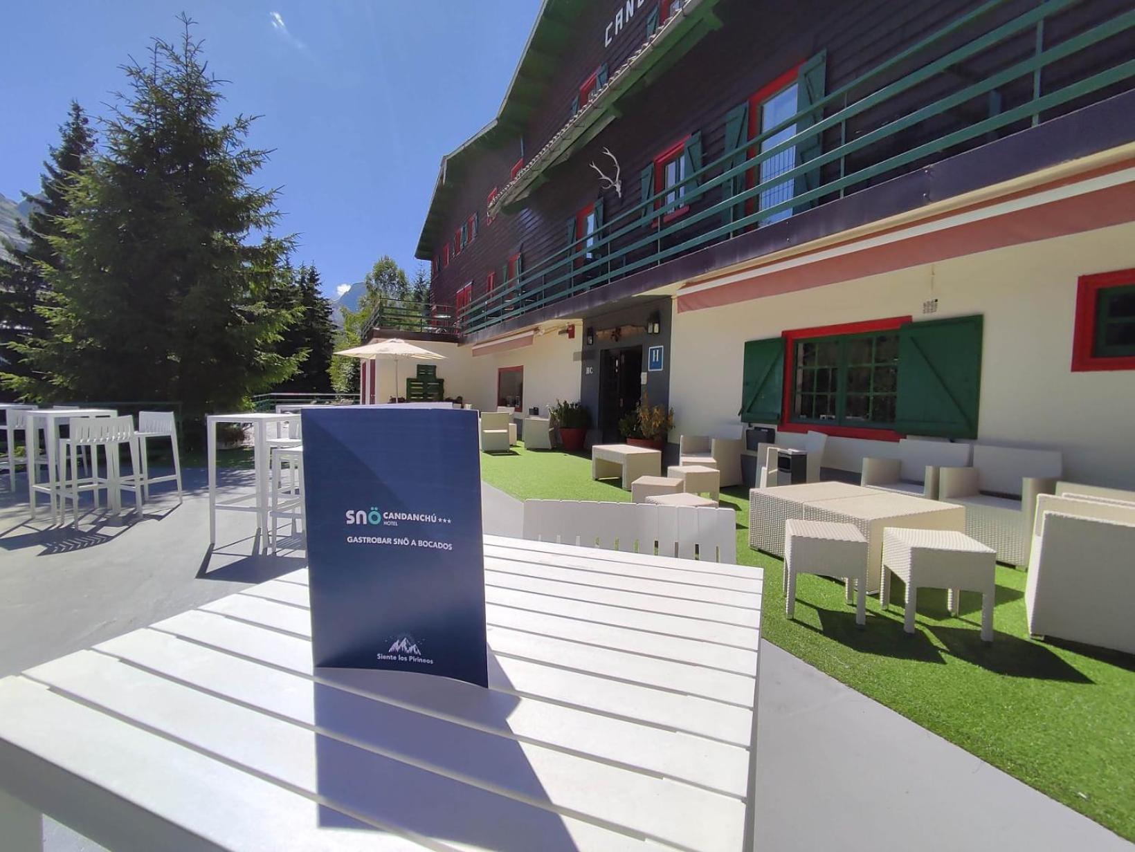 Snoe Hotel Candanchú Eksteriør billede