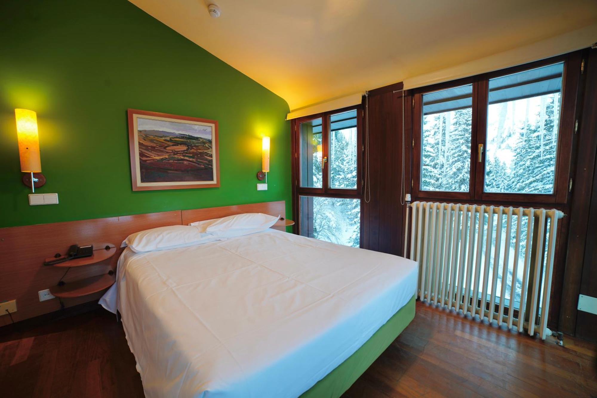 Snoe Hotel Candanchú Eksteriør billede